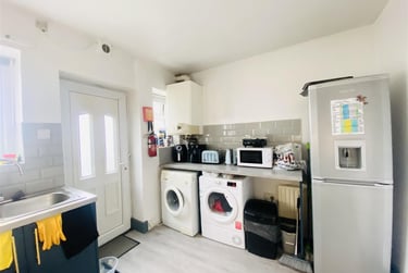 3 bed flat, Trent Bridge Buildings, West Bridgford, Nottingham, NG25FB - Image 8